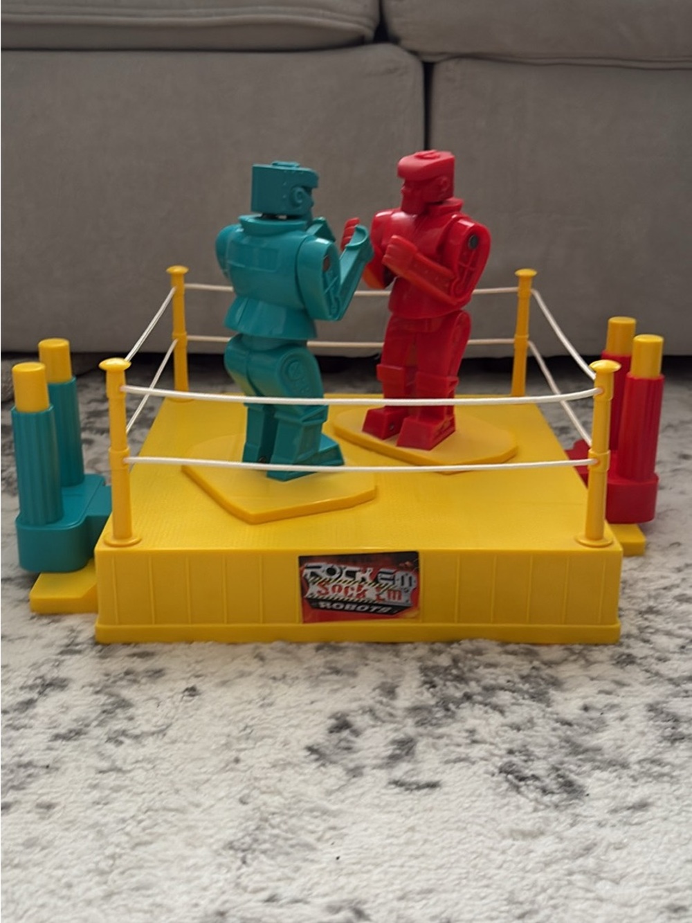 Vintage 2001 Rock ’Em Sock ’Em Down Robots – Complete, Tested & Working